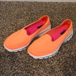 Skechers Gogo Mat bright orange sneakers